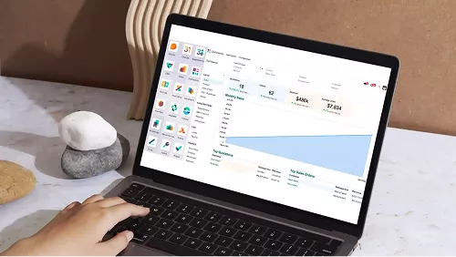 mock-up-laptop-estetik