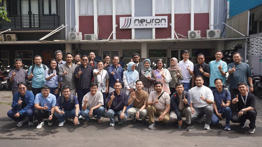 foto-bareng-neuron-dan-telkomsel-gaya